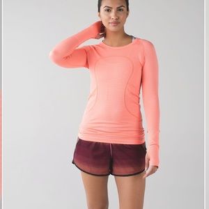 Lululemon Swiftly Tech Long Sleeve Crew
Heathered Very Light Flare